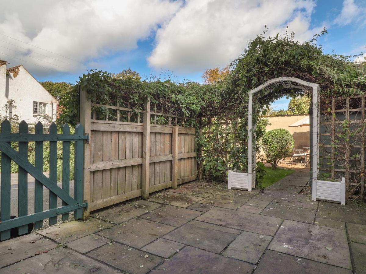 Y Bwthyn Villa Newport  Exterior photo