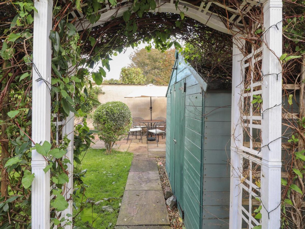 Y Bwthyn Villa Newport  Exterior photo